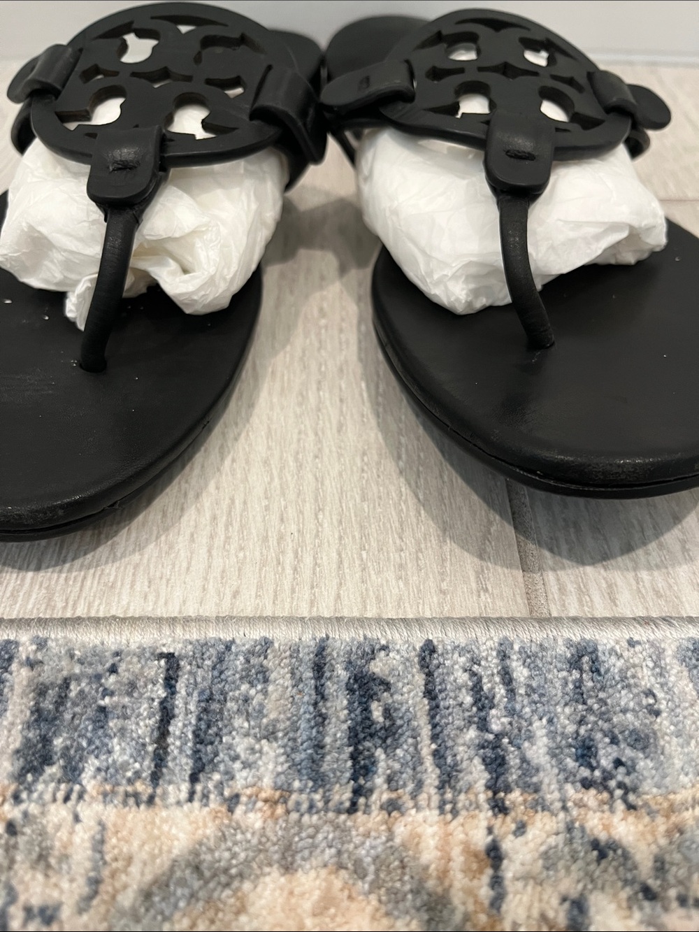 Tory Burch Black Leather Logo Thong Sandals - Picture 4 of 6